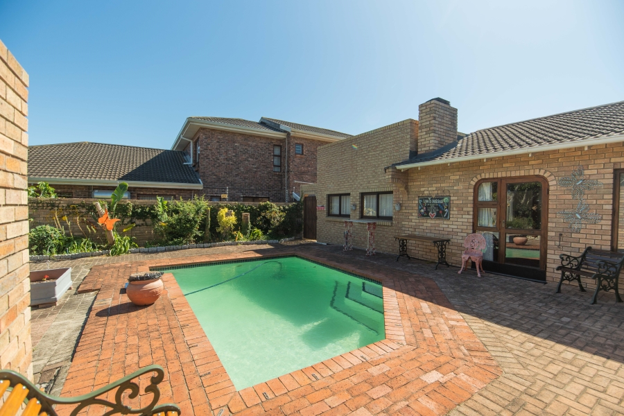 3 Bedroom Property for Sale in Summerstrand Eastern Cape